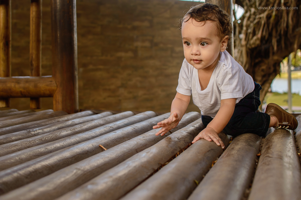brincando com a criança