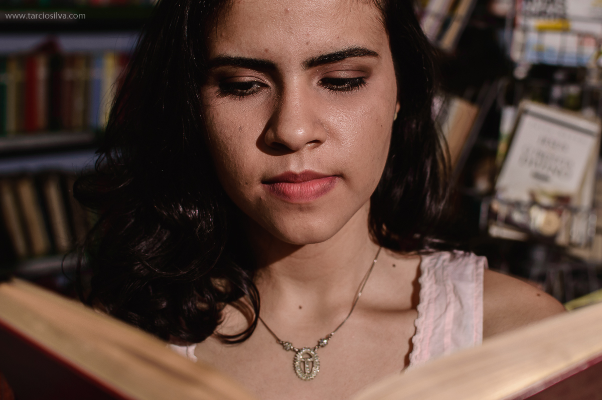 leitura de livro O Sebo Cultural tarcio silva fotografo