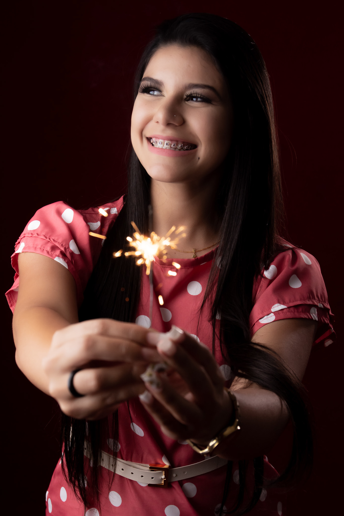 Fotografia com cadeira, fotografia no estudio - fotografia de mulher - fotos incriveis no estudio
fotográfica casual - fotos espontânea no estúdio - fotografo em santa rita - fotos de studio

