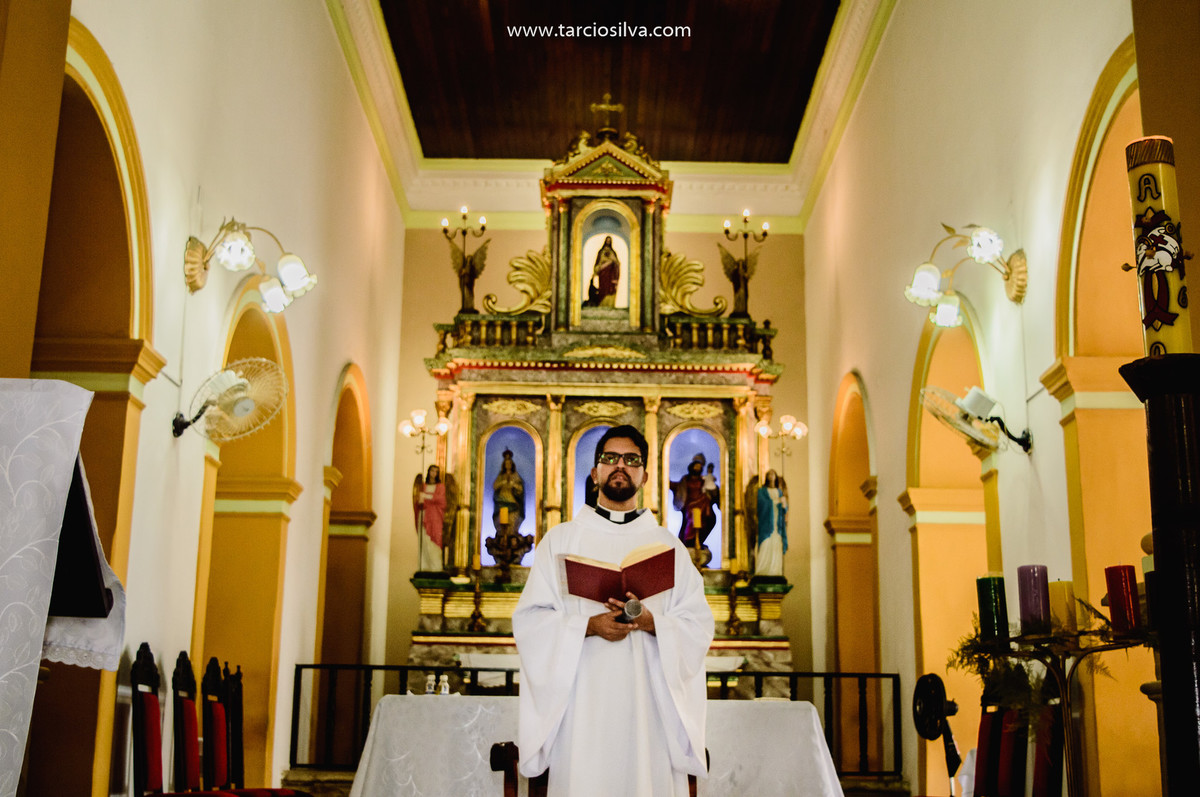 Batismo na Paróquia Santuário Santa Rita De Cássia em santa rita pb por tárcio silva fotografo
