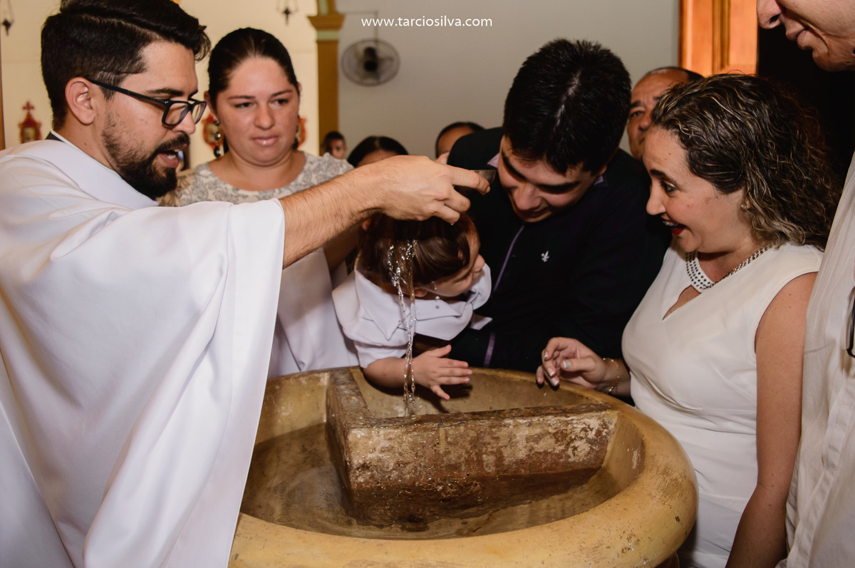 Batismo na Paróquia Santuário Santa Rita De Cássia em santa rita pb por tárcio silva fotografo