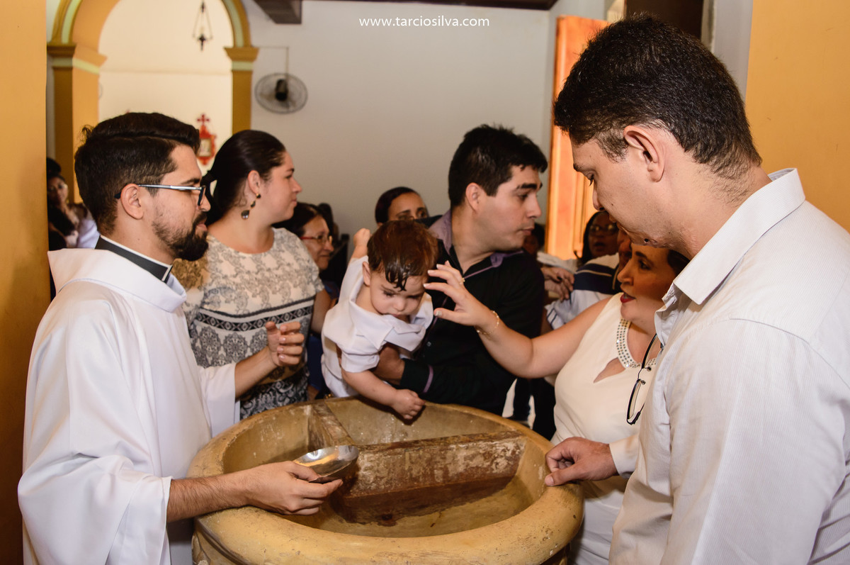 Batismo na Paróquia Santuário Santa Rita De Cássia em santa rita pb por tárcio silva fotografo