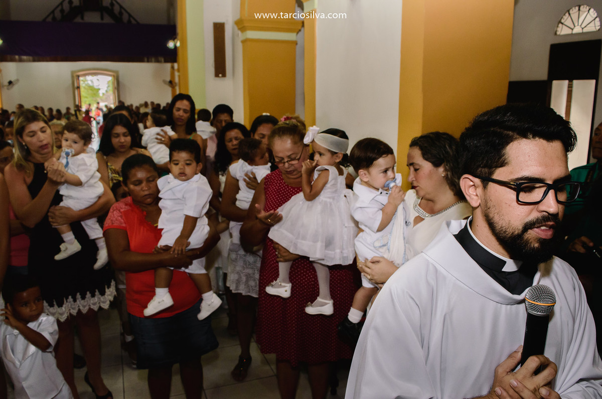 Batismo na Paróquia Santuário Santa Rita De Cássia em santa rita pb por tárcio silva fotografo