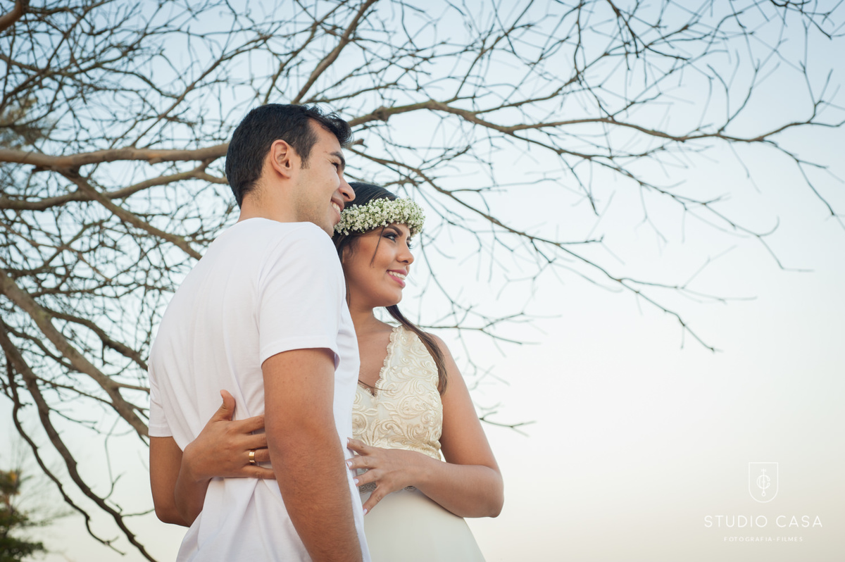 casal olhando horizonte