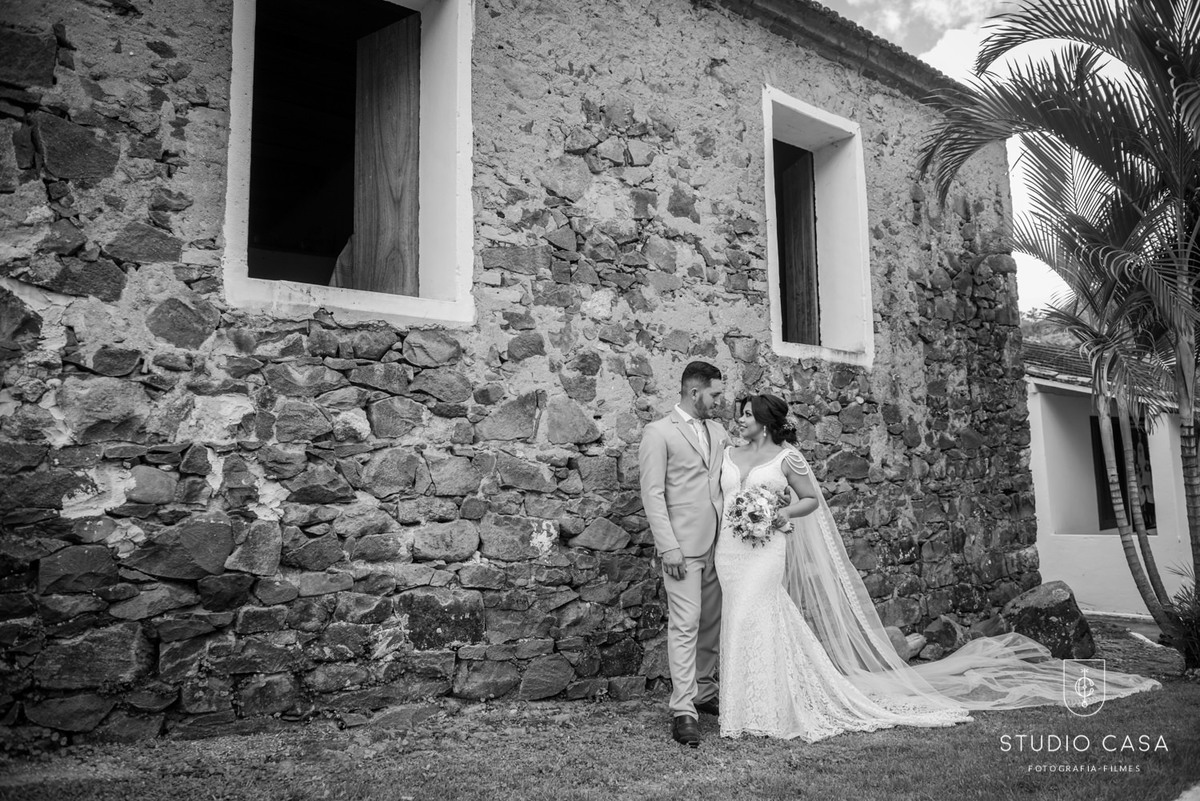 Noivas em casa de pedra