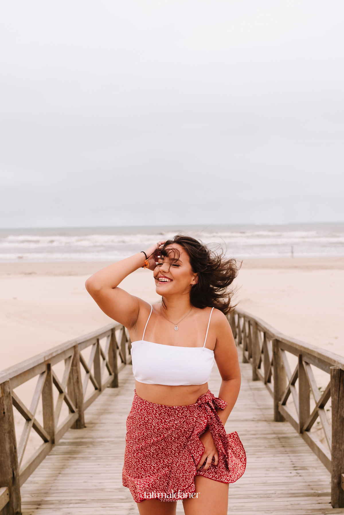 ensaio na praia de Torres por Tati Maldaner Fotografia  - Book de 15