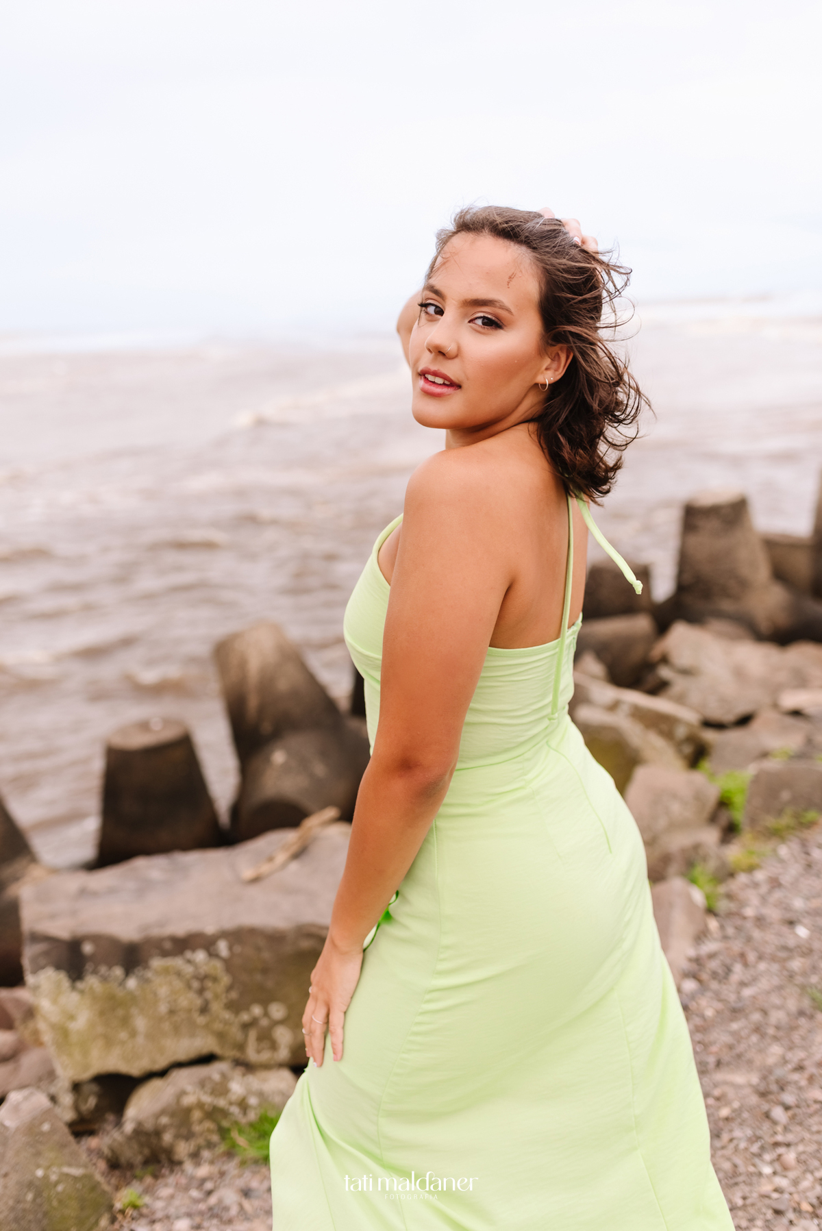 ensaio na praia de Torres por Tati Maldaner Fotografia  - Book de 15