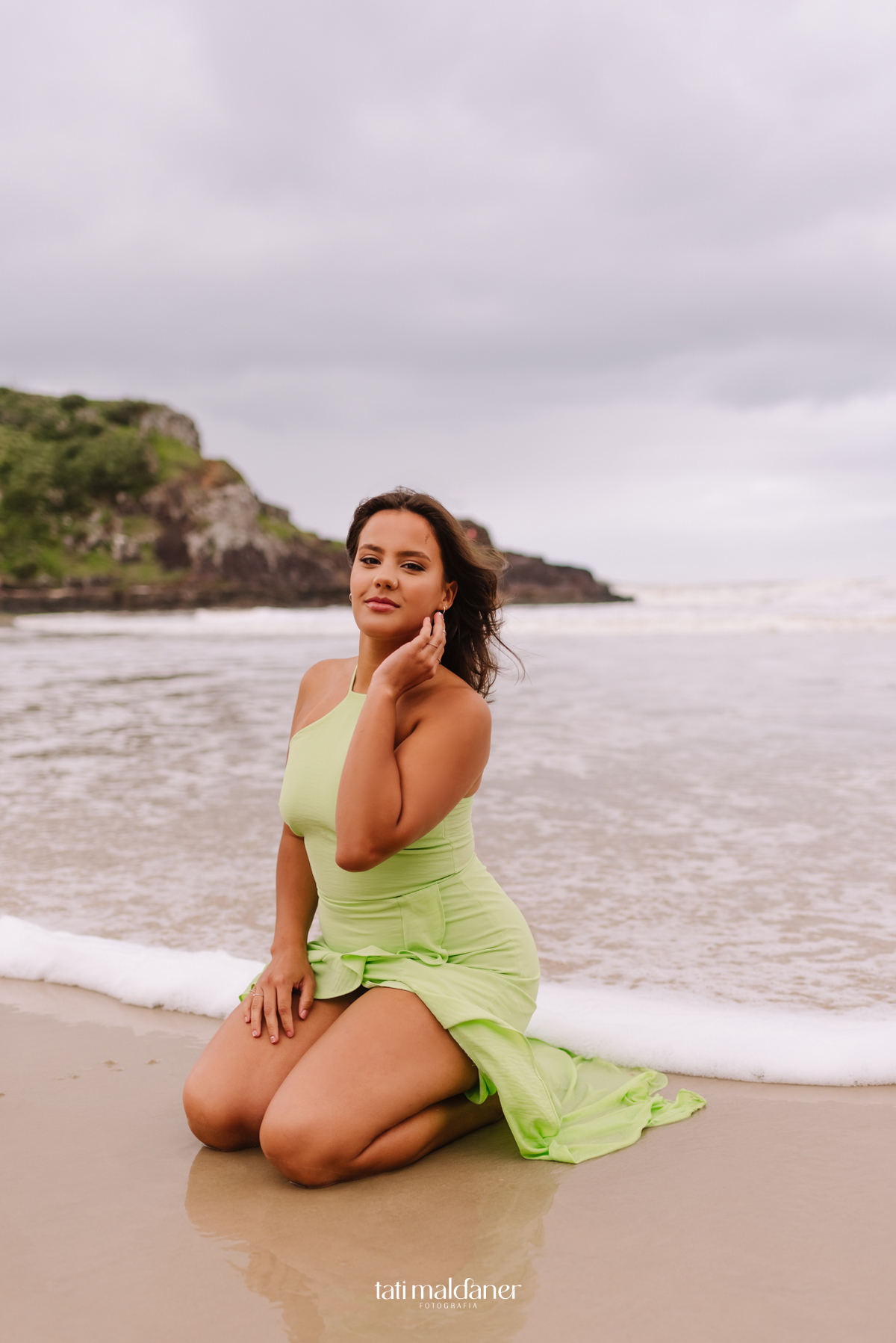 ensaio na praia de Torres por Tati Maldaner Fotografia  - Book de 15