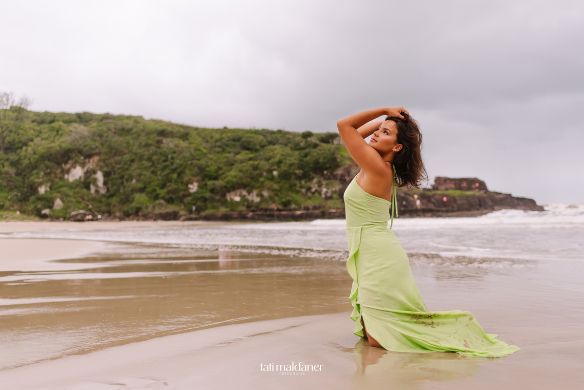 ensaio na praia de Torres por Tati Maldaner Fotografia  - Book de 15