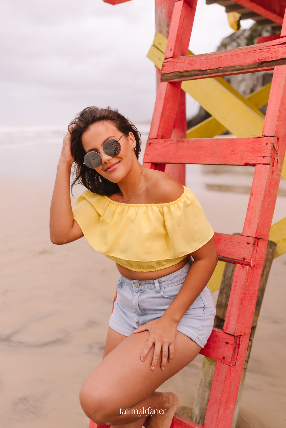 ensaio na praia de Torres por Tati Maldaner Fotografia  - Book de 15