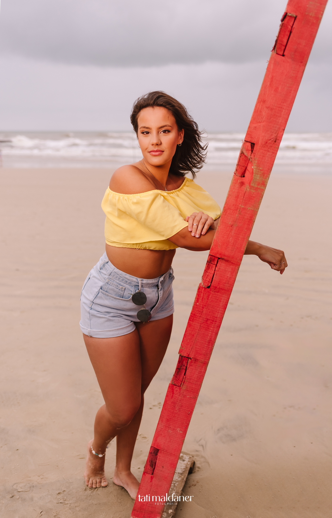 ensaio na praia de Torres por Tati Maldaner Fotografia  - Book de 15