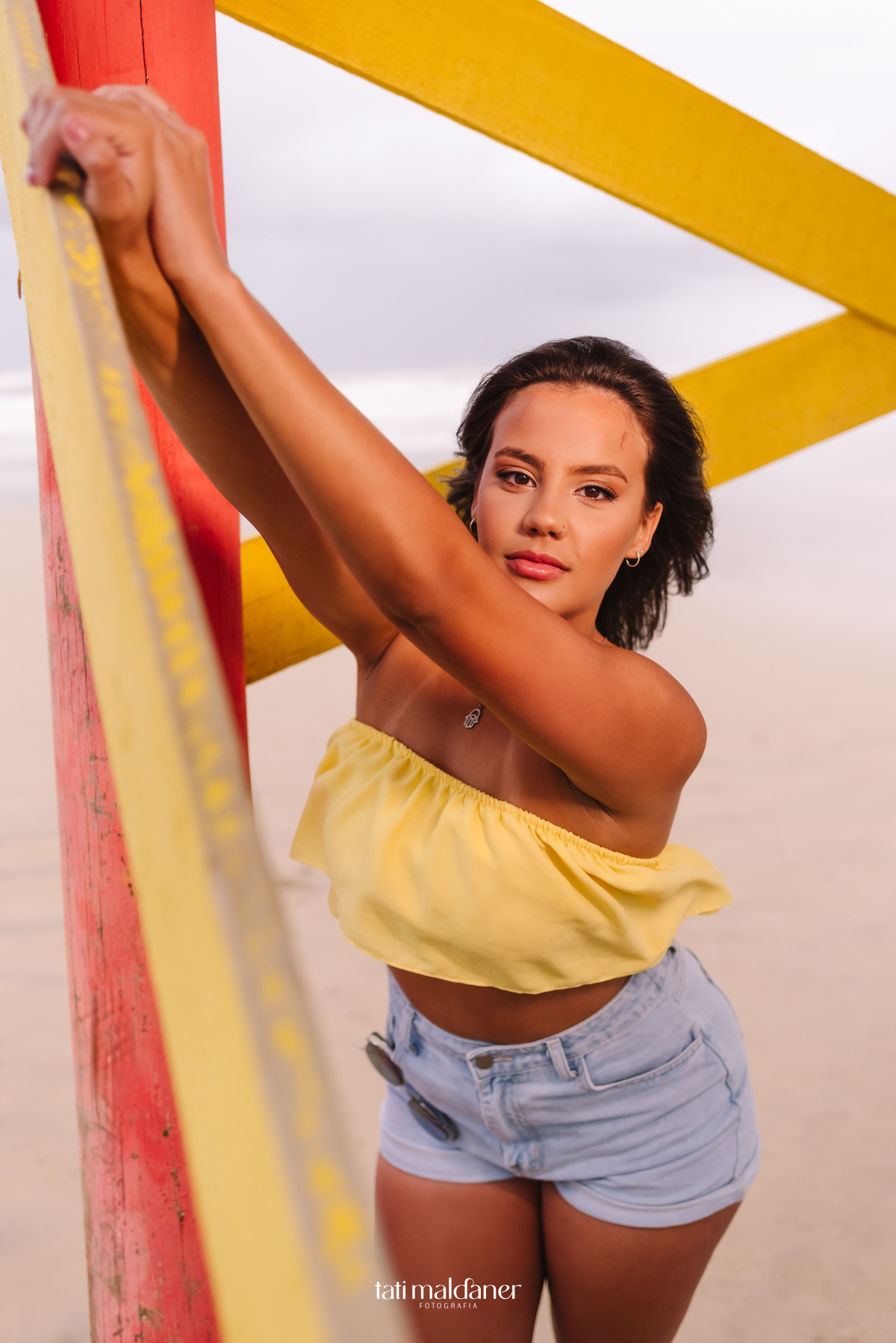 ensaio na praia de Torres por Tati Maldaner Fotografia  - Book de 15