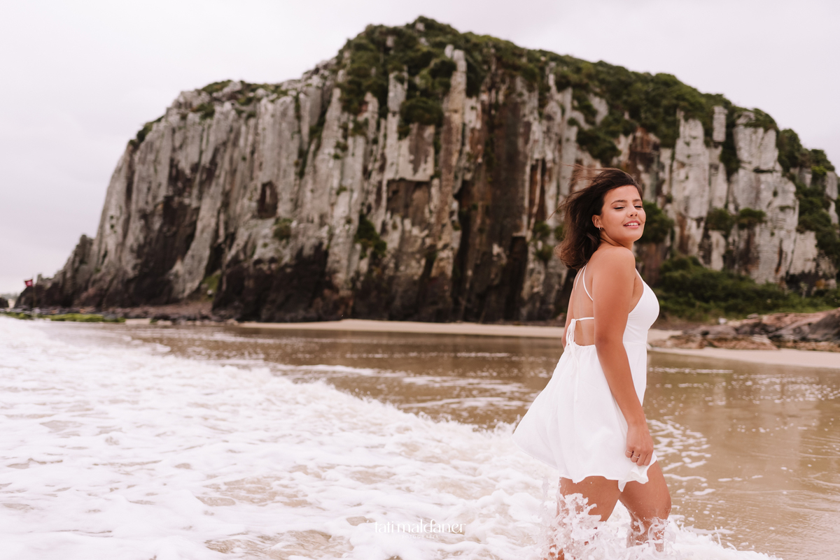 ensaio na praia de Torres por Tati Maldaner Fotografia  - Book de 15