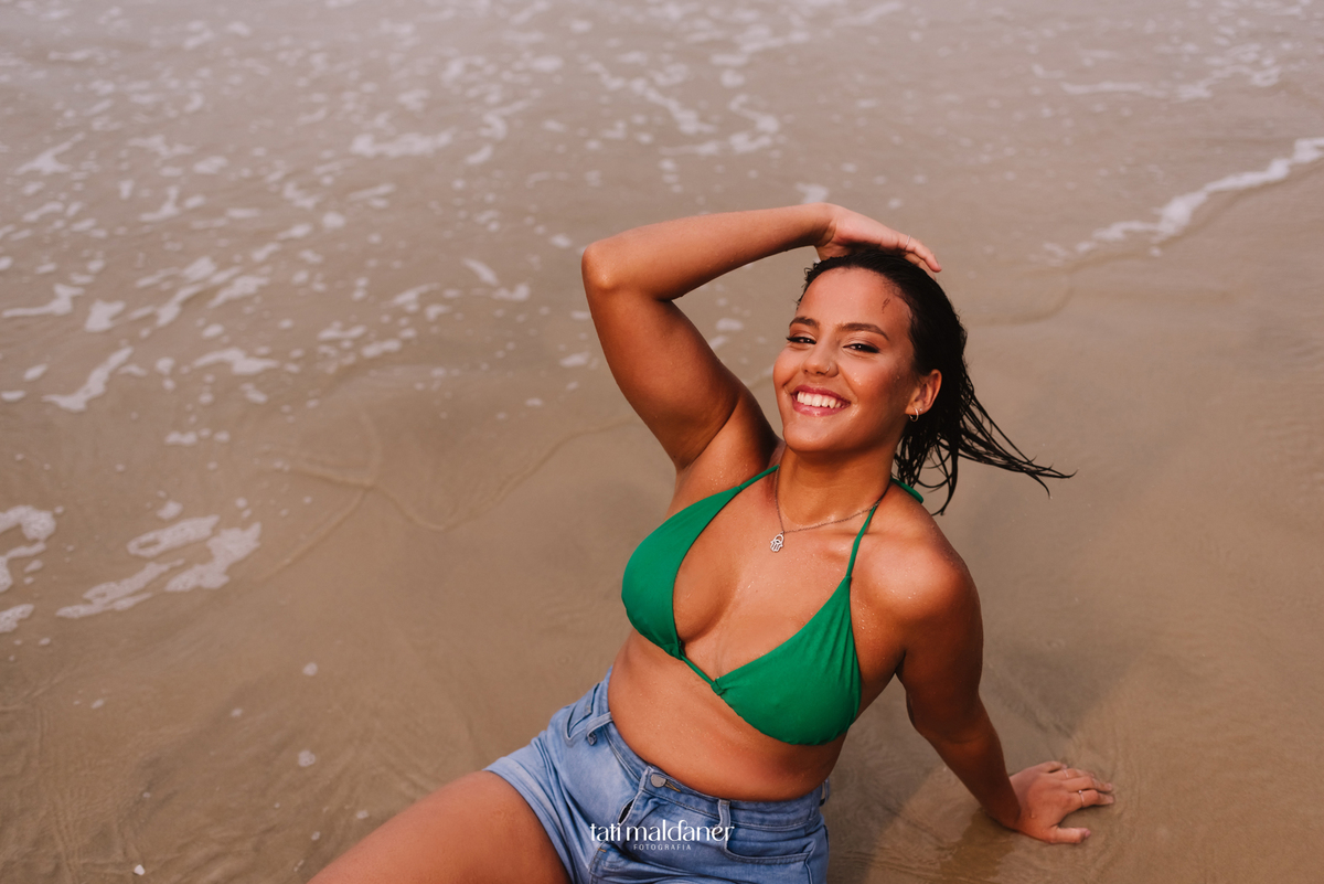 ensaio na praia de Torres por Tati Maldaner Fotografia  - Book de 15