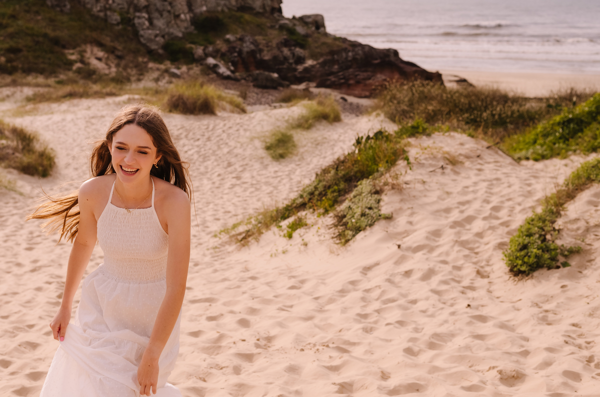 Ensaio 15 anos na praia de Torres ao amanhecer - Tati Maldaner Fotografia   praia da Guarita