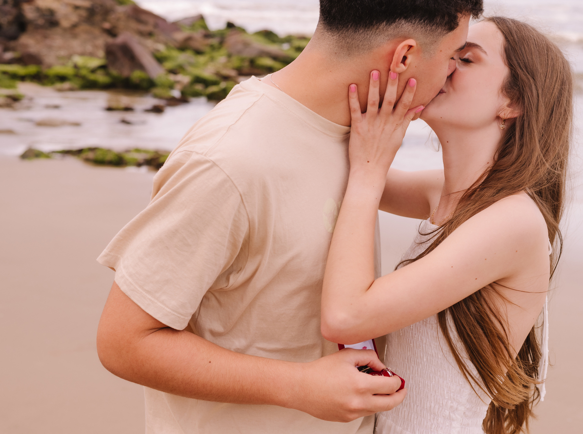 Ensaio 15 anos na praia de Torres ao amanhecer - Tati Maldaner Fotografia   praia da Guarita pedido de namoro na praia 