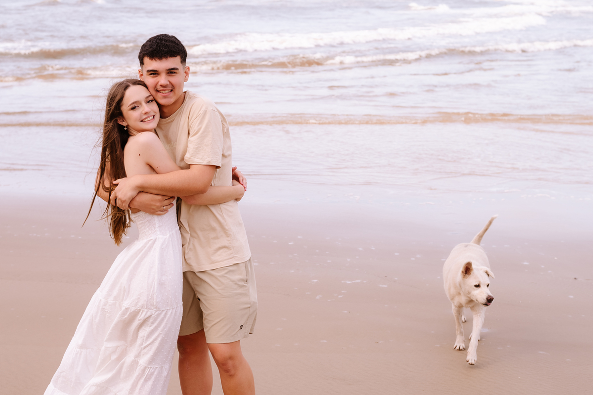 Ensaio 15 anos na praia de Torres ao amanhecer - Tati Maldaner Fotografia   praia da Guarita pedido de namoro na praia 