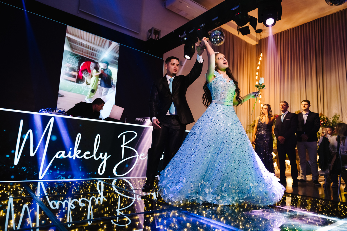 Festa 15 anos Bento Gonçalves Espaço Contento Tati Maldaner Fotografia  Valsa de quinze anos