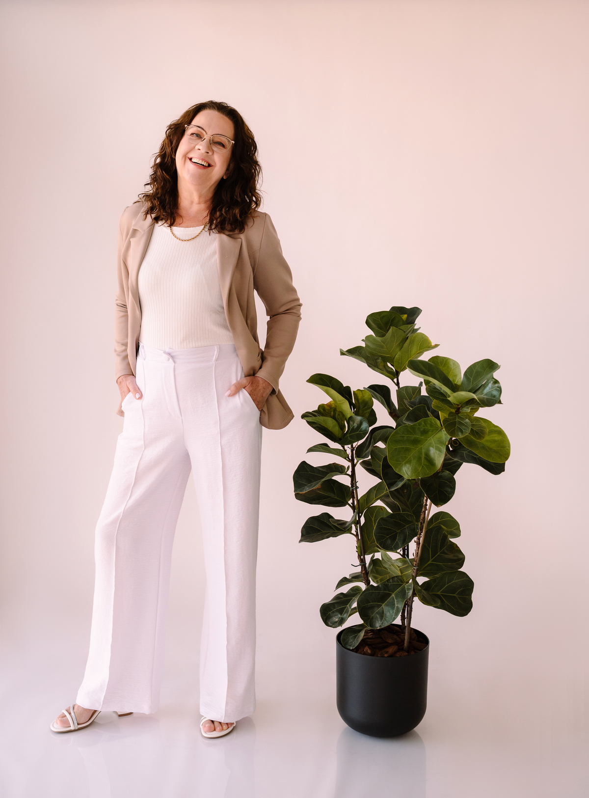 Ensaio Profissional no estúdio, Tati Maldaner fotografia.