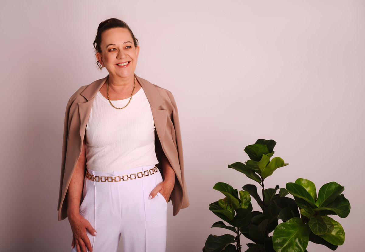 Ensaio Profissional no estúdio, Tati Maldaner fotografia.