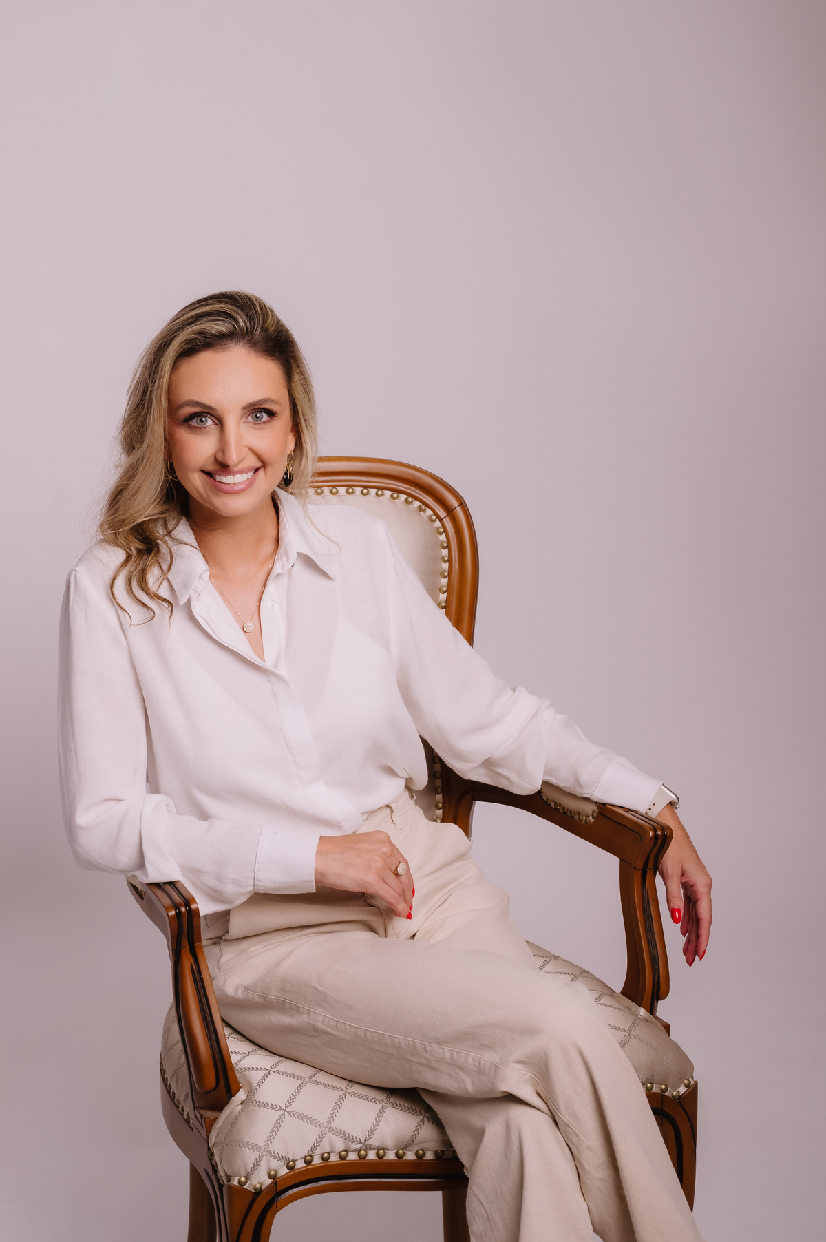 Ensaio corporativo profissional ,  estúdio Tati Maldaner fotografia .