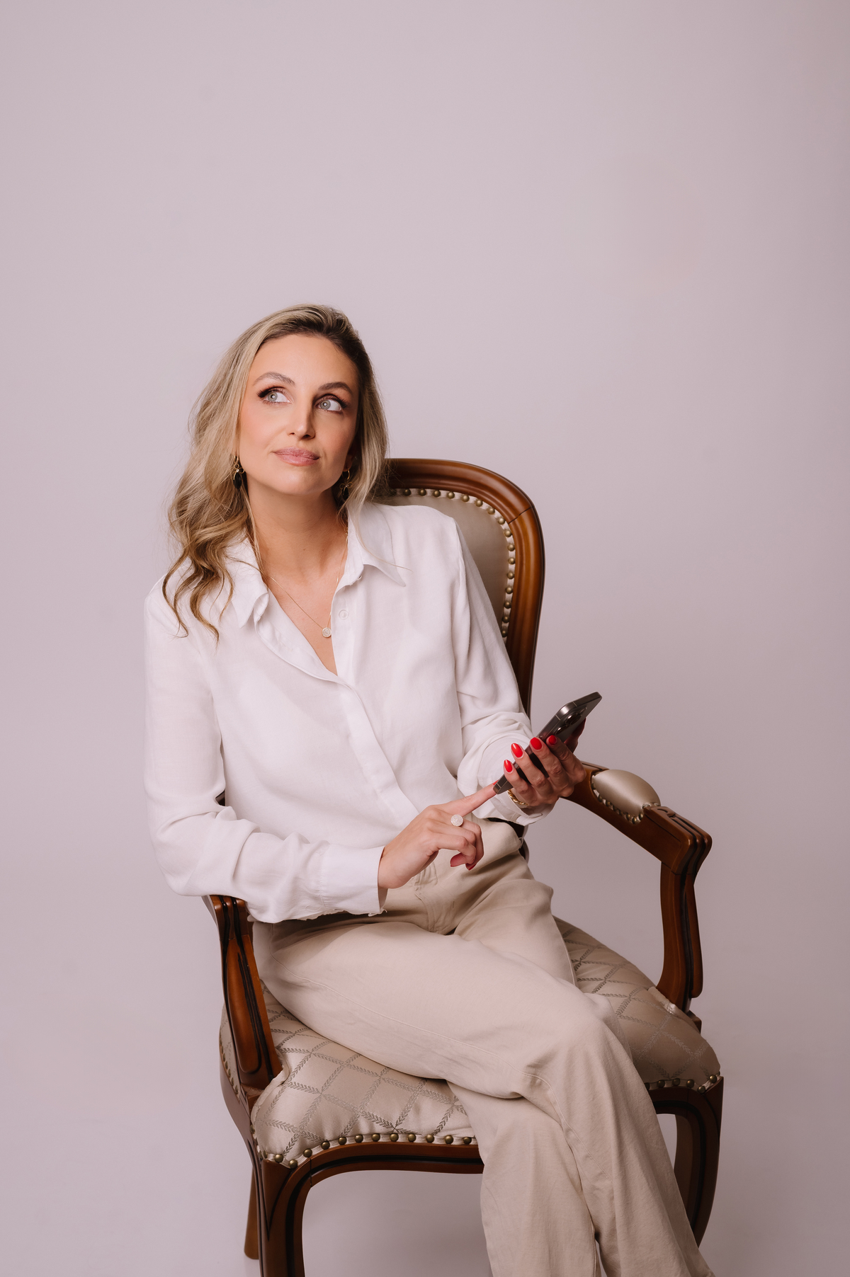 Ensaio corporativo profissional ,  estúdio Tati Maldaner fotografia .