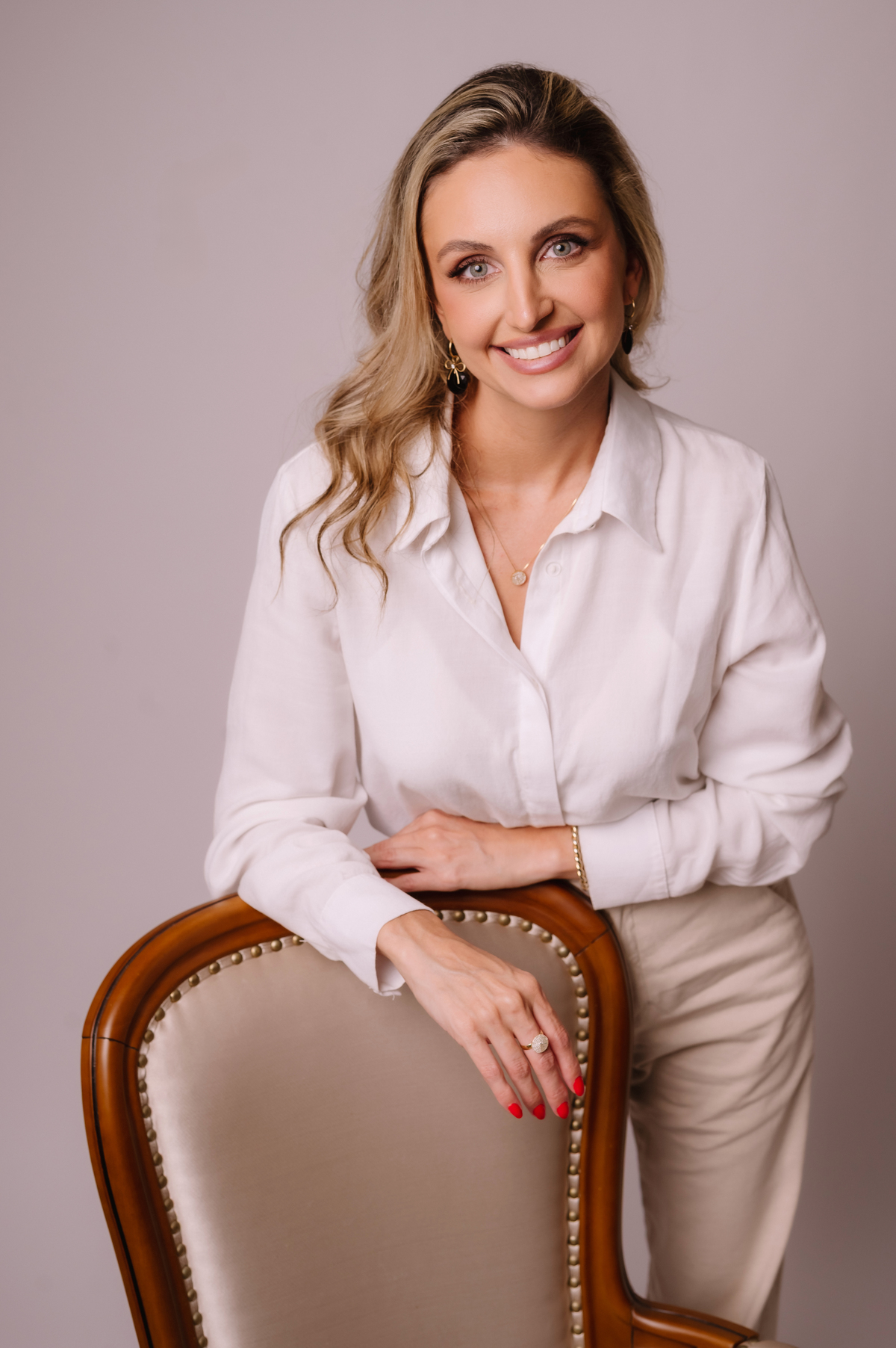 Ensaio corporativo profissional ,  estúdio Tati Maldaner fotografia .