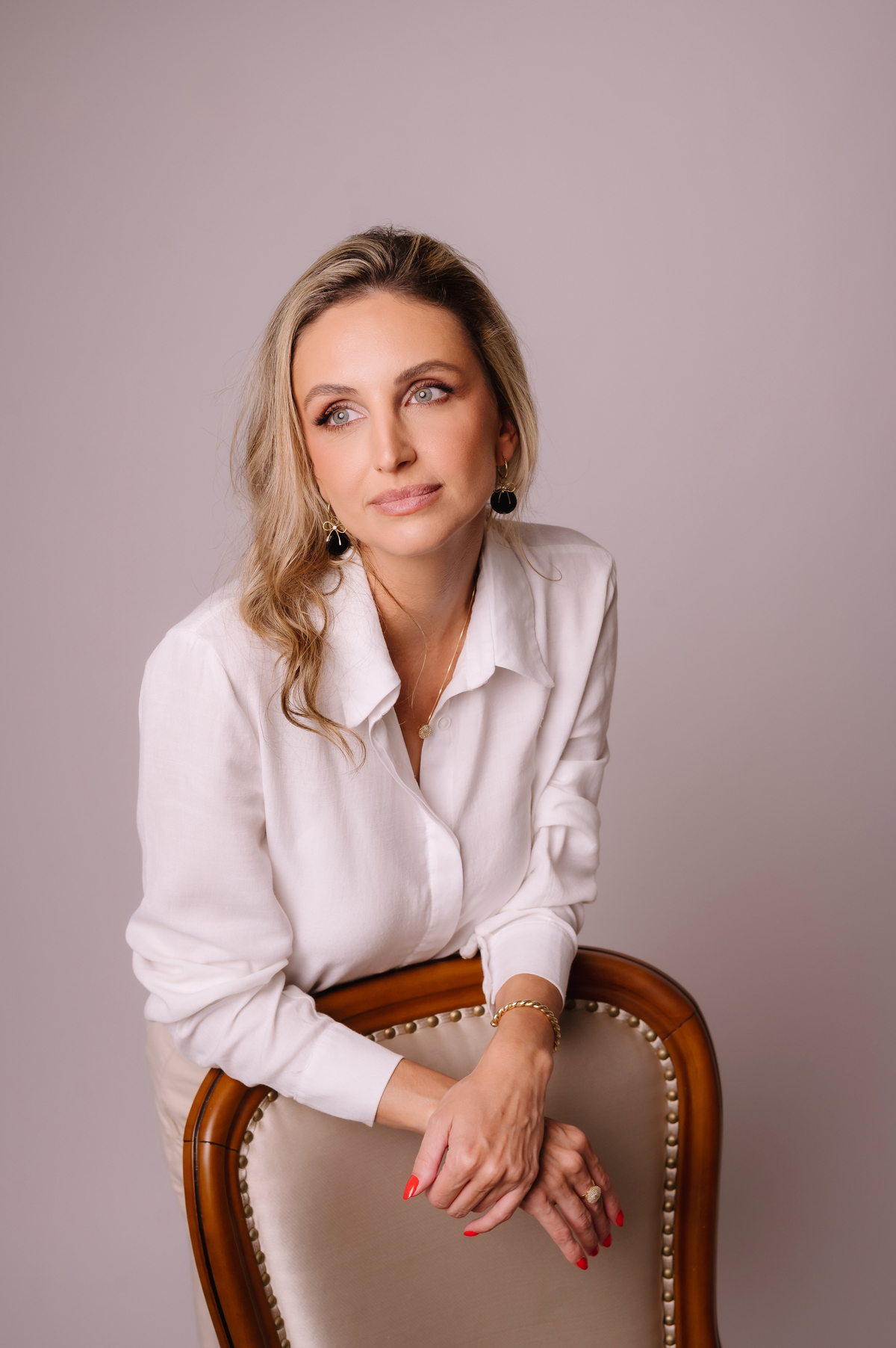 Ensaio corporativo profissional ,  estúdio Tati Maldaner fotografia .