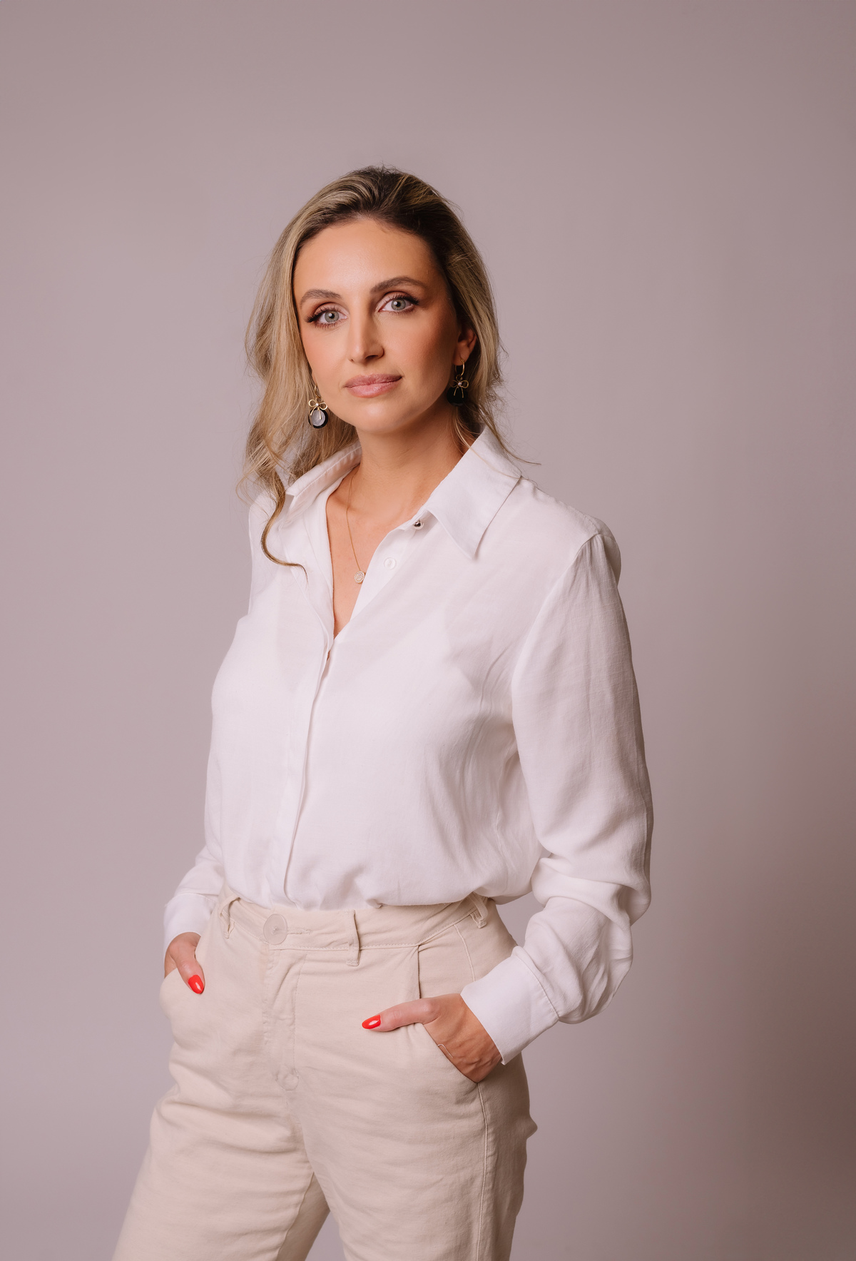 Ensaio corporativo profissional ,  estúdio Tati Maldaner fotografia .