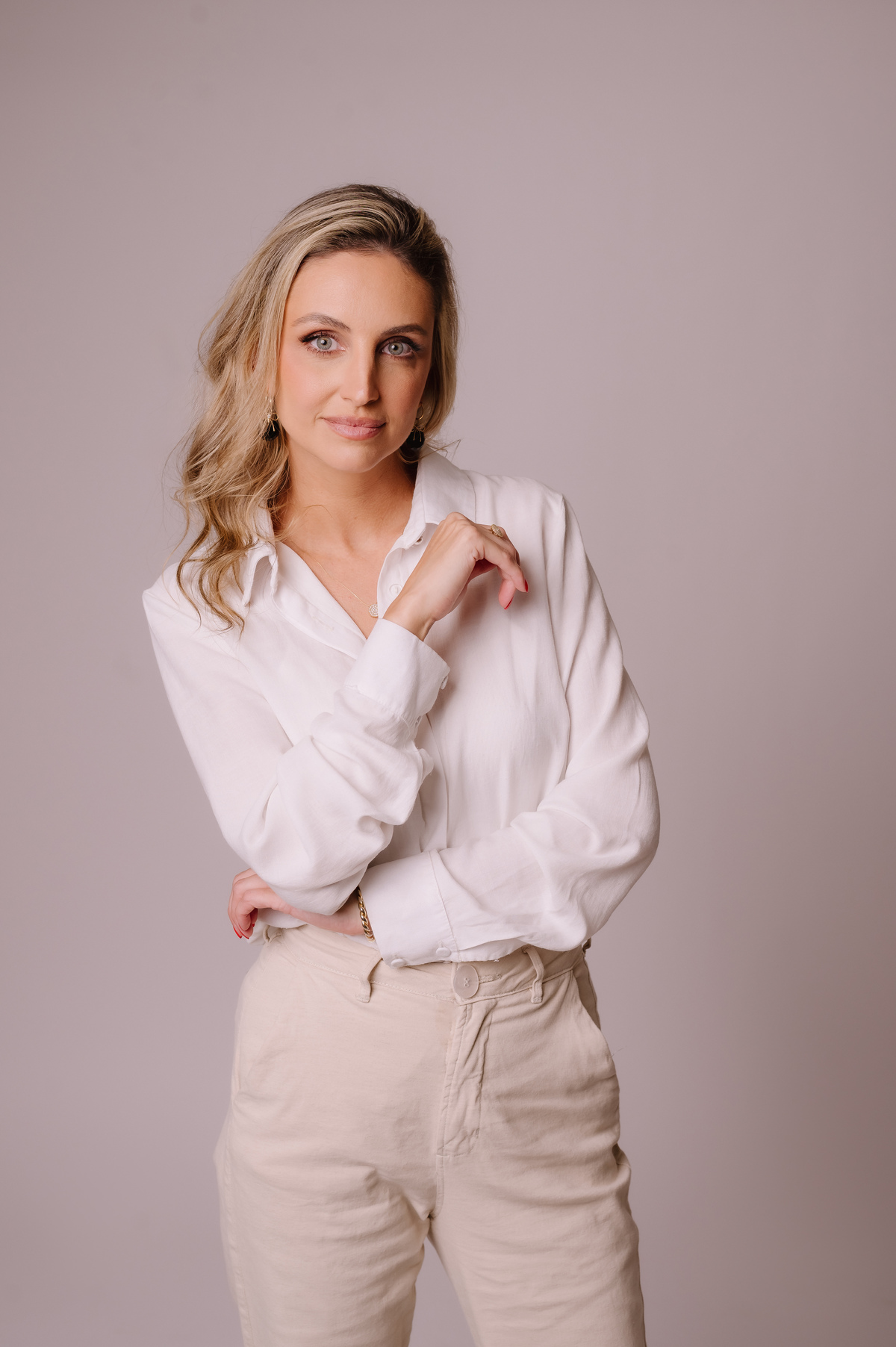 Ensaio corporativo profissional ,  estúdio Tati Maldaner fotografia .