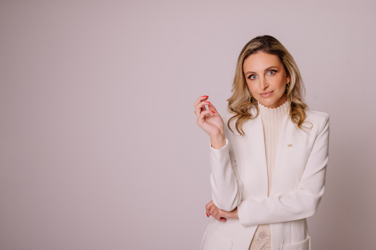 Ensaio corporativo profissional ,  estúdio Tati Maldaner fotografia .