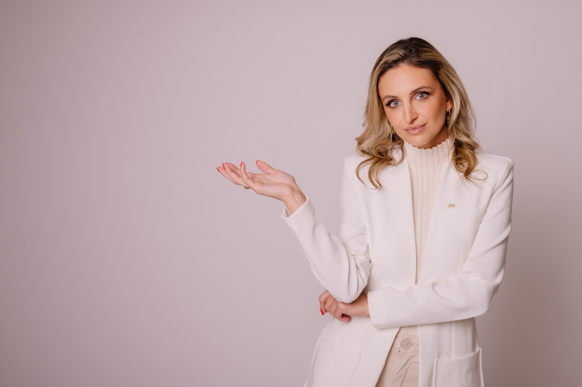 Ensaio corporativo profissional ,  estúdio Tati Maldaner fotografia .