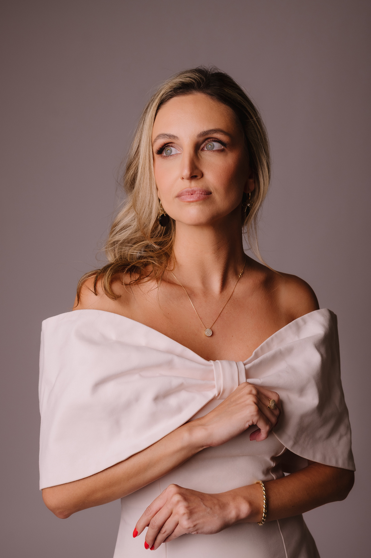 Ensaio corporativo profissional ,  estúdio Tati Maldaner fotografia .