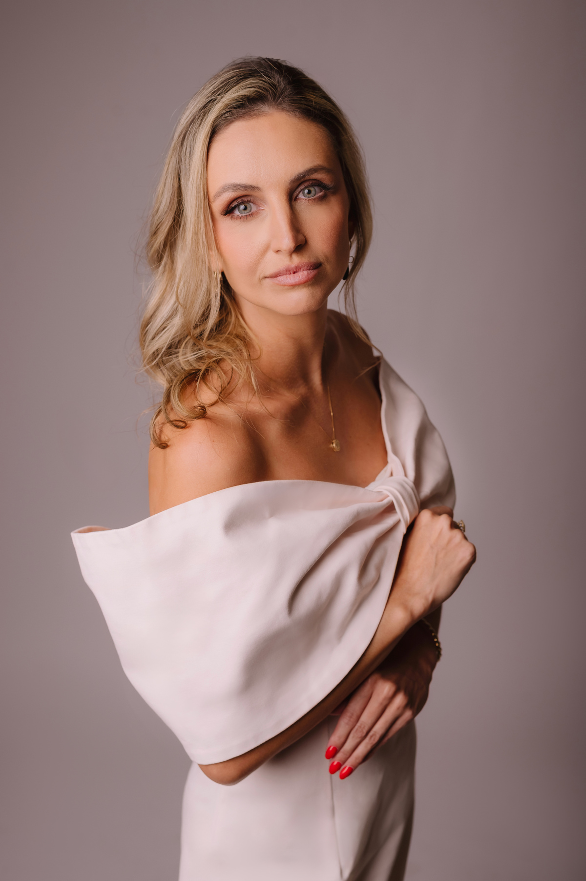 Ensaio corporativo profissional ,  estúdio Tati Maldaner fotografia .