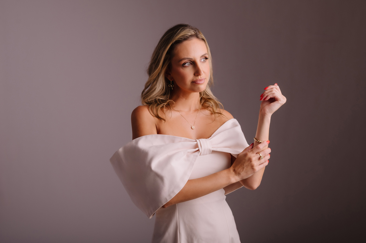 Ensaio corporativo profissional ,  estúdio Tati Maldaner fotografia .