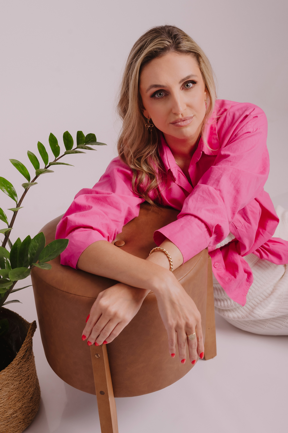 Ensaio corporativo profissional ,  estúdio Tati Maldaner fotografia .