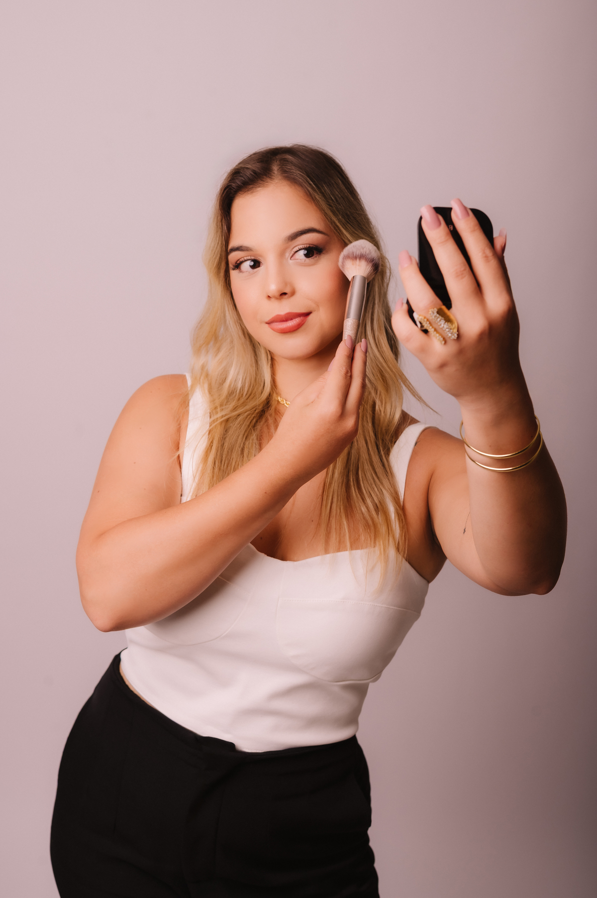 Ensaio profissional, estúdio Tati Maldaner fotografia.