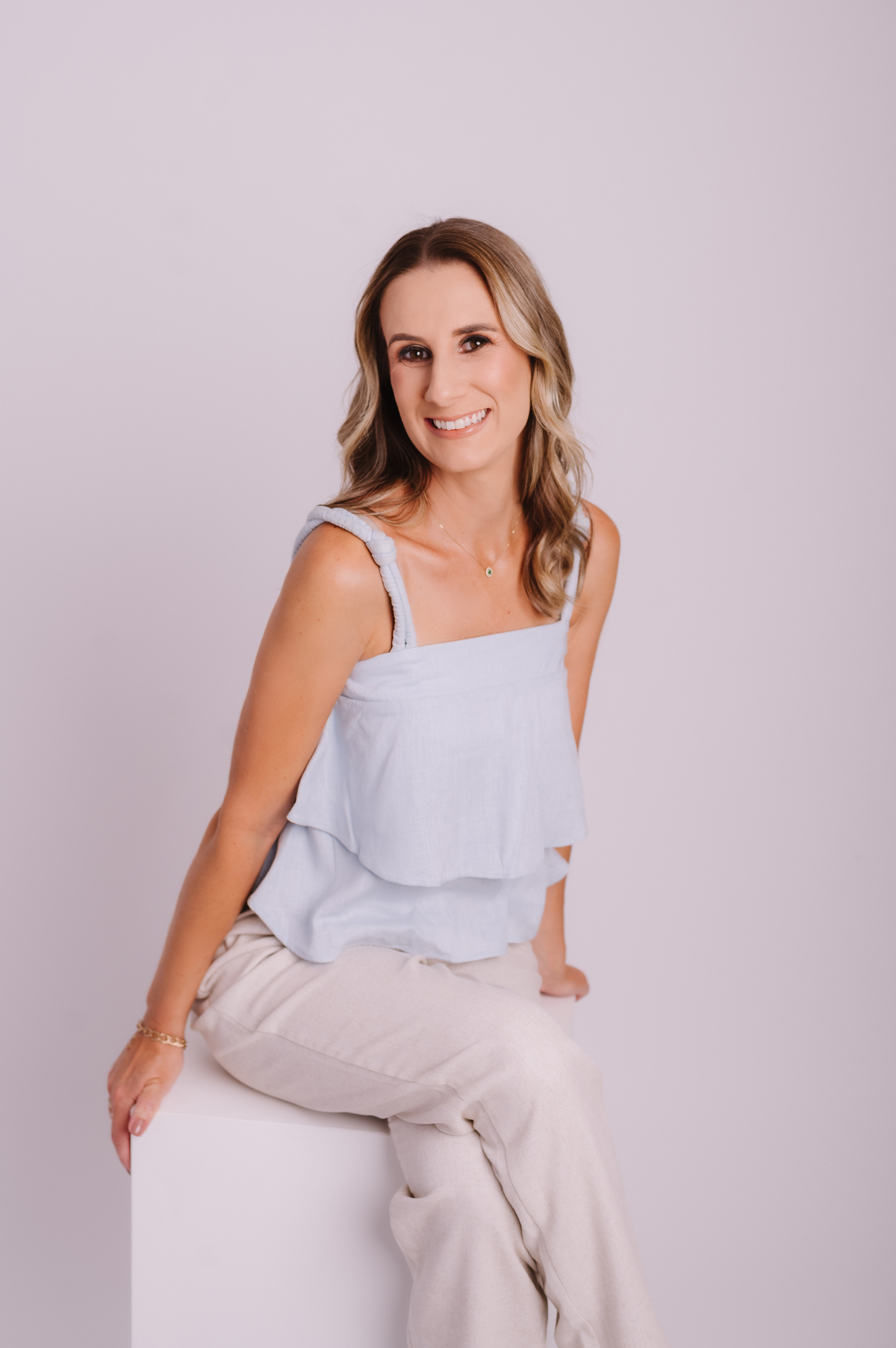 Ensaio profissional no estúdio, Tati Maldaner fotografia.