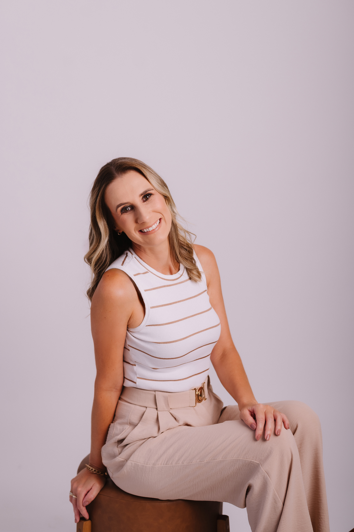 Ensaio profissional no estúdio, Tati Maldaner fotografia.