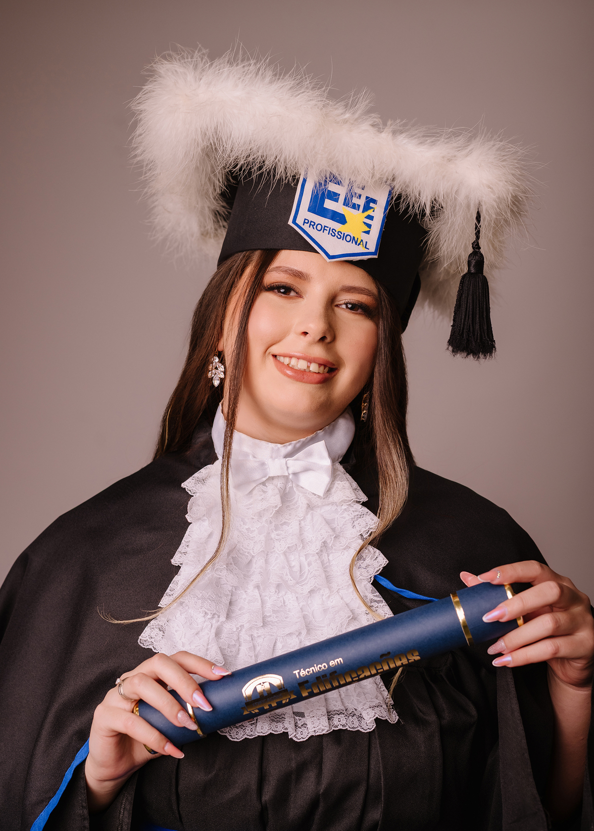 Fotos antes da formatura com toga, Tati Maldaner fotografia.