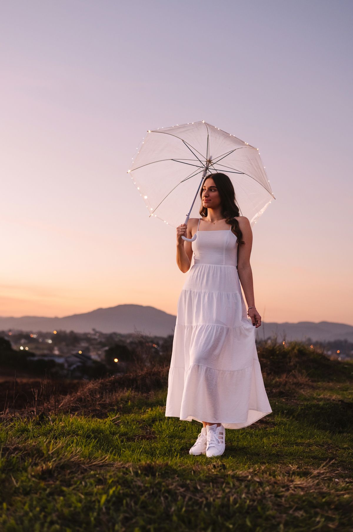 Ensaio de 15 anos, ideias com Guarda chuva com luzinhas Tati  Maldaner fotografia.