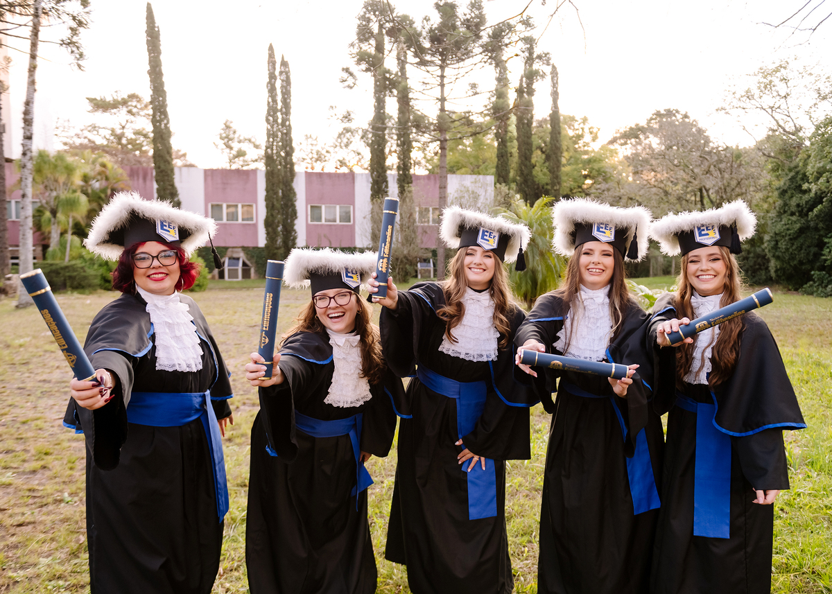 Ensaio de toga antes da formatura, Tati Maldaner fotografia.