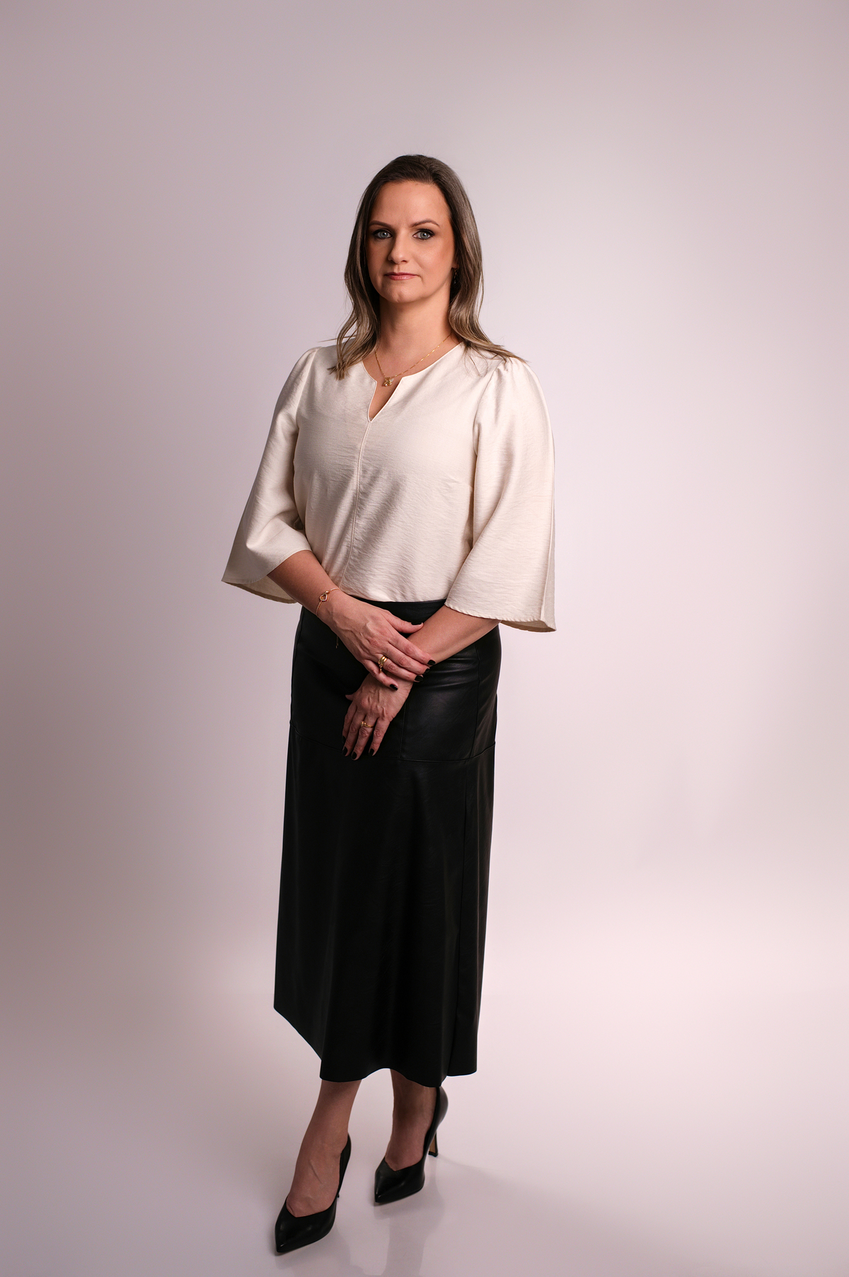 Ensaio profissional, auto poder e elegância, Tati Maldaner  fotografia.