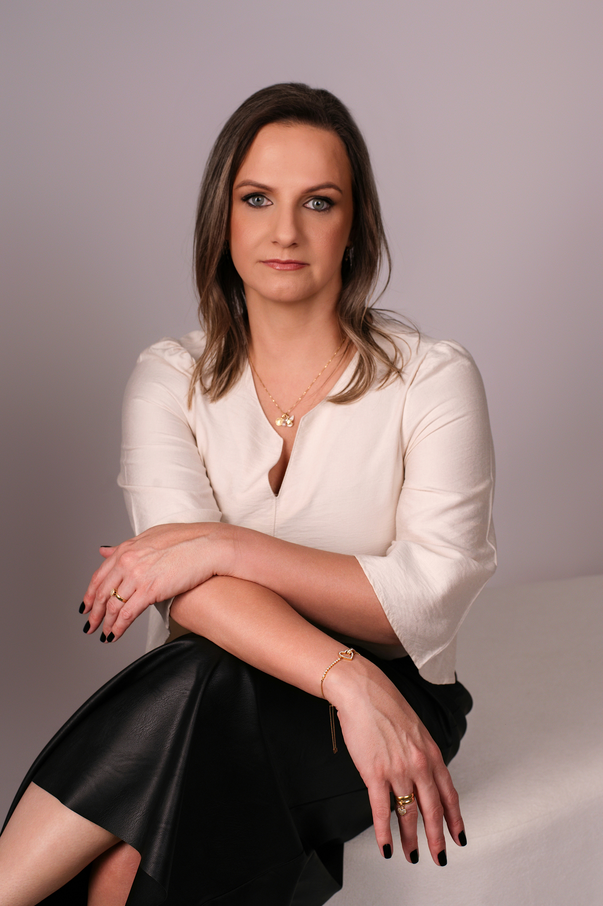 Ensaio profissional, auto poder e elegância, Tati Maldaner  fotografia.