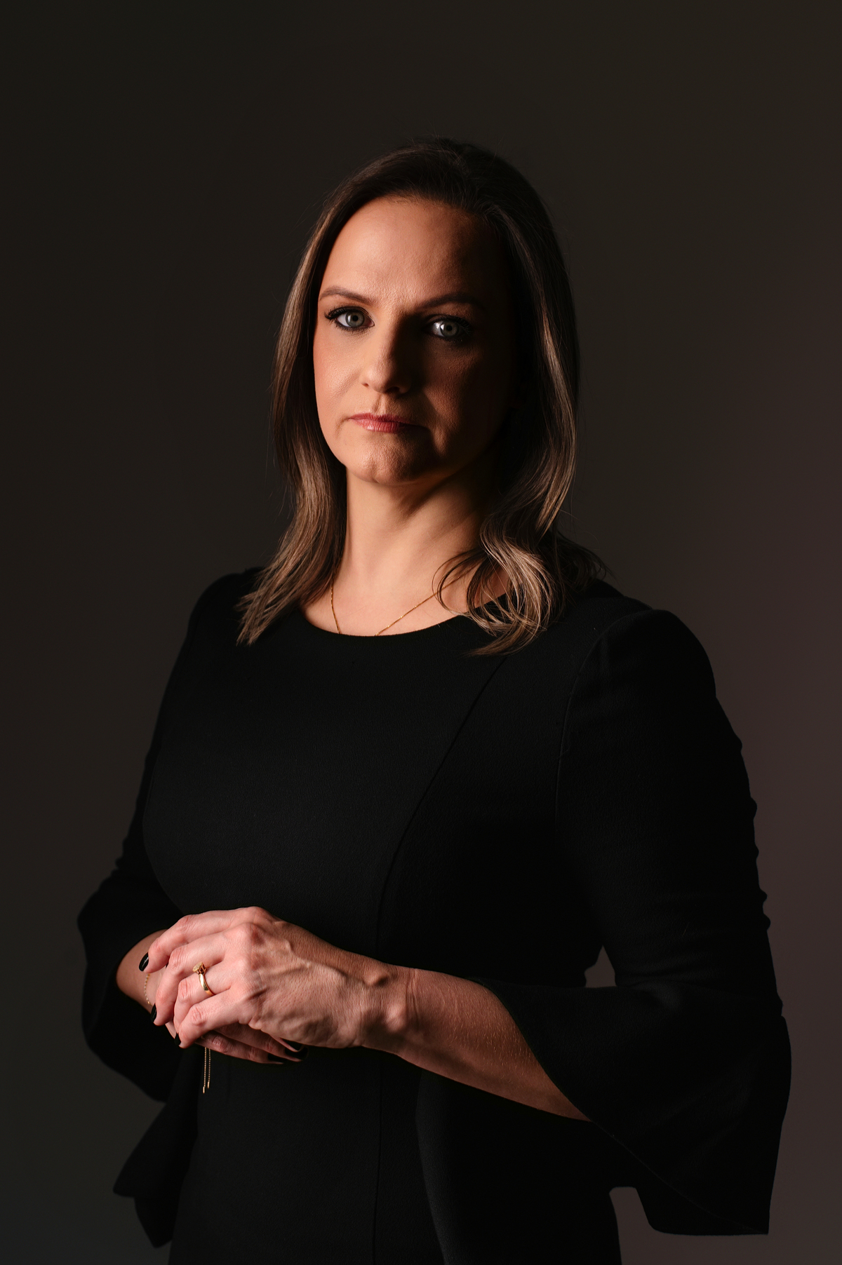 Ensaio profissional, auto poder e elegância, Tati Maldaner  fotografia.