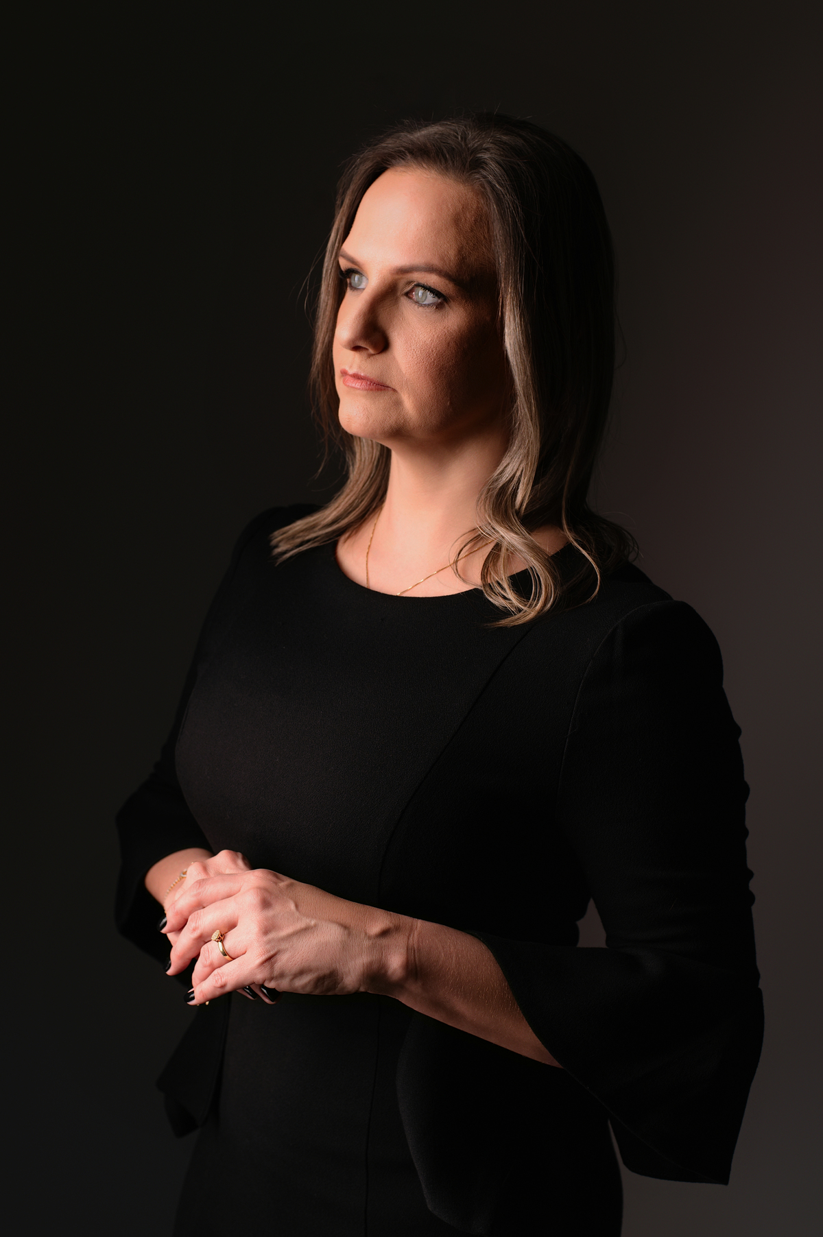 Ensaio profissional, auto poder e elegância, Tati Maldaner  fotografia.