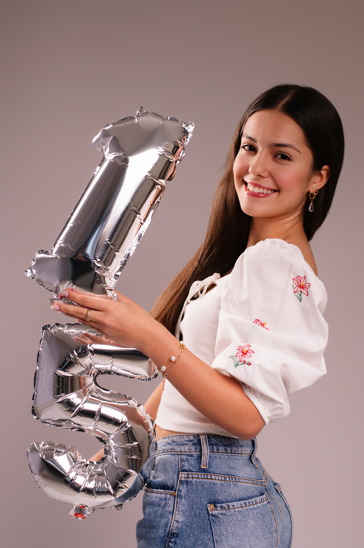 Ensaio de 15 anos estúdio e externo, Tati Maldaner fotografia.