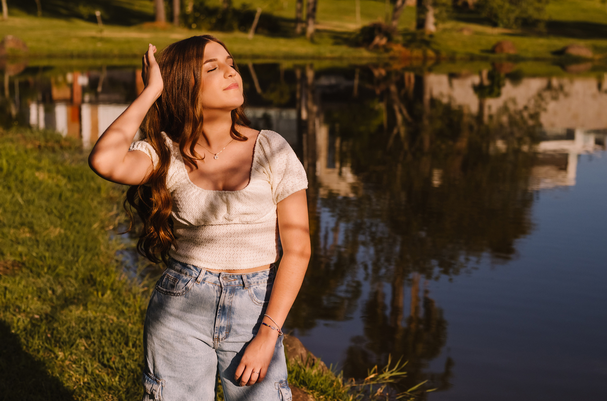 Seu ensaio de quinze em estúdio e externo, Tati Maldaner fotografia.
