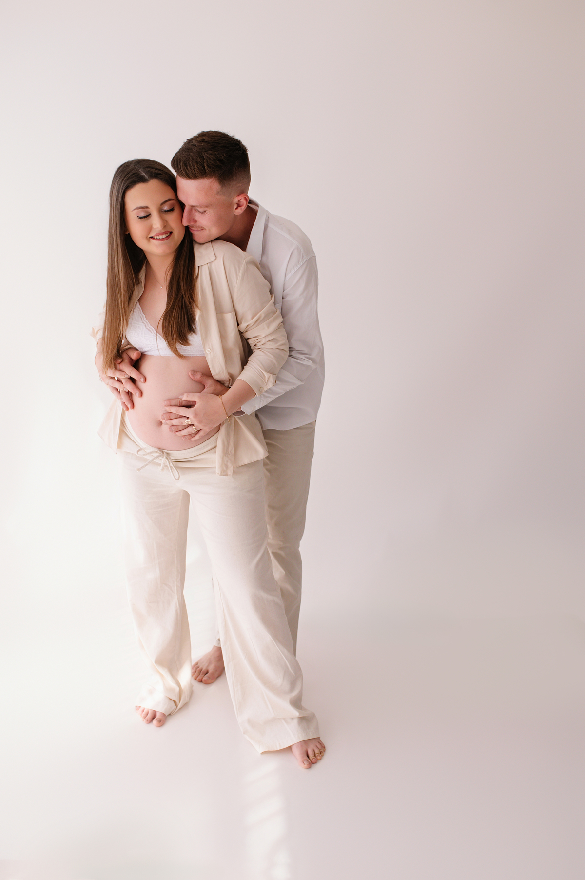 Ensaio de gestante em estúdio, Tati Maldaner fotografia.