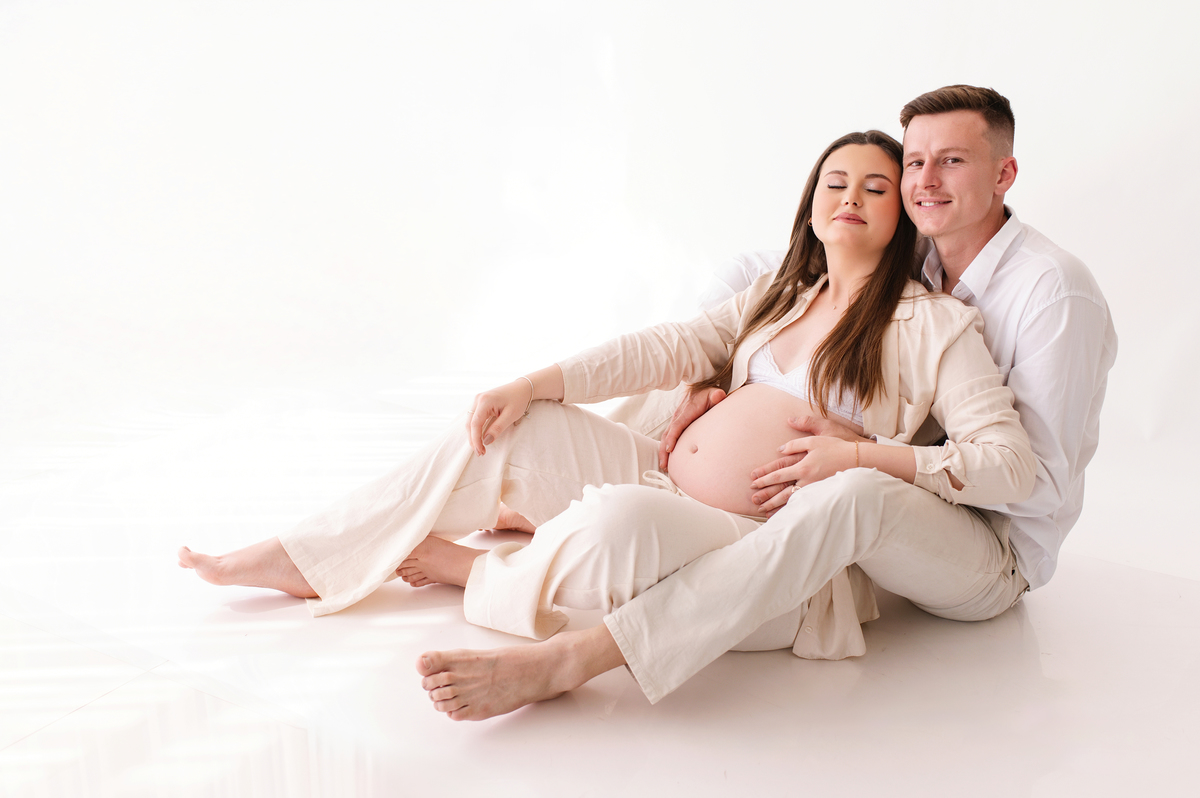 Ensaio de gestante em estúdio, Tati Maldaner fotografia.